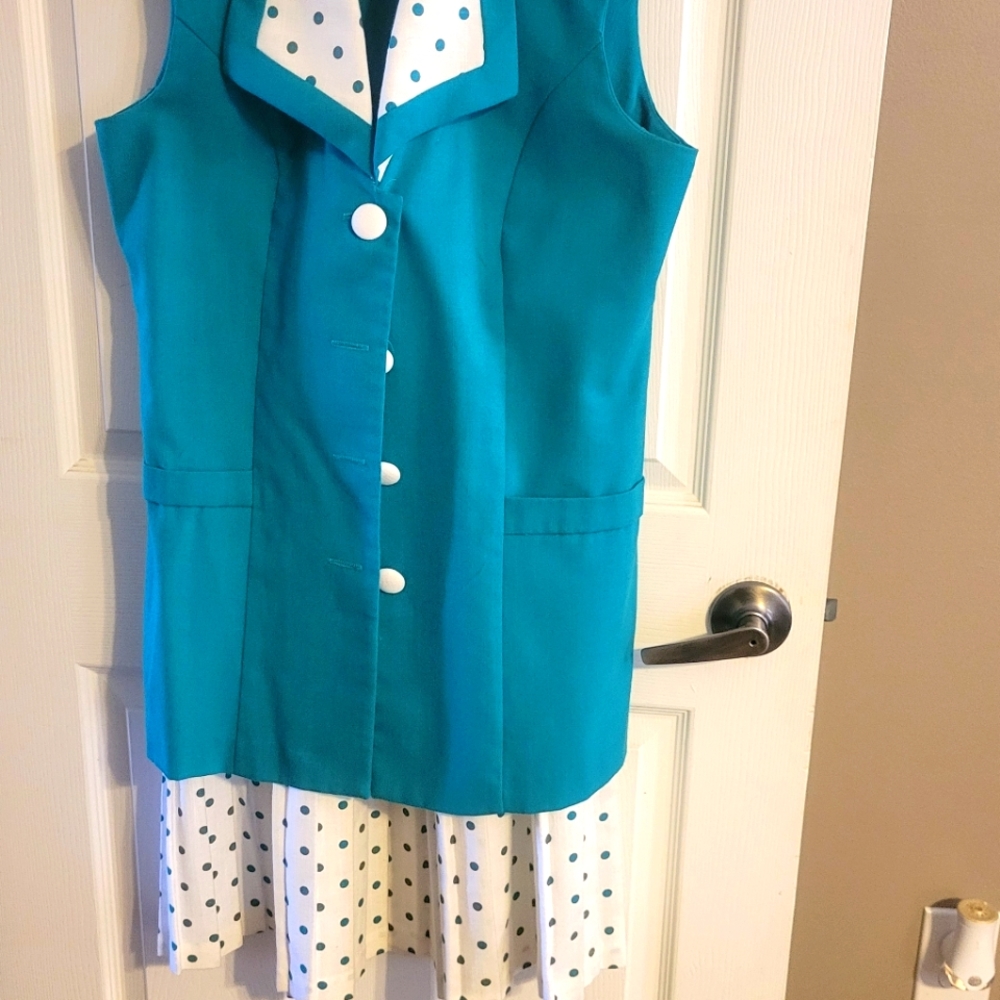 Skirt suit